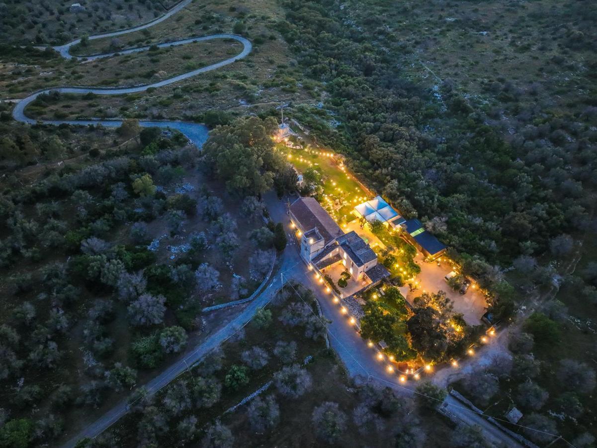 Bed and Breakfast Badia Del Casale Удженто Экстерьер фото